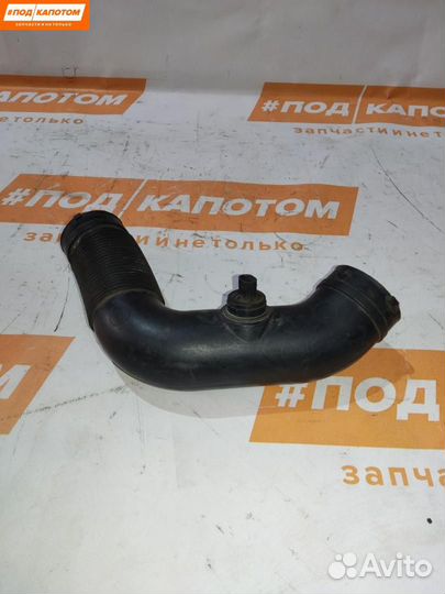 Патрубок воздушного фильтра Opel Astra H 55559325