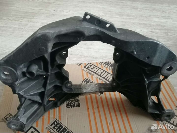 Кронштейн крепления АКПП Audi a6