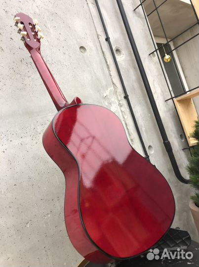 Гитара новая