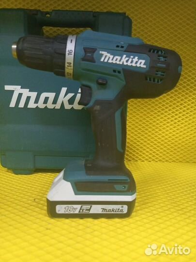 Дрель шуруповерт Makita DF488D