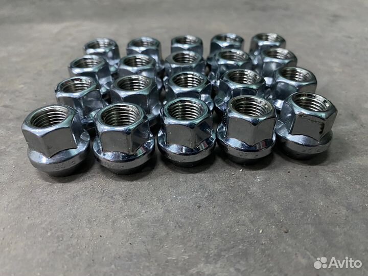 Гайки колесные niva