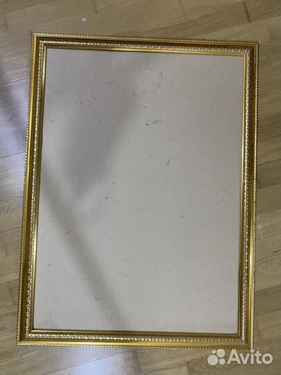 Золотая багетная рама
