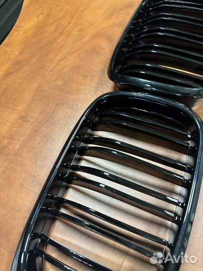 Bmw e39 ноздри F стиль черный глянец