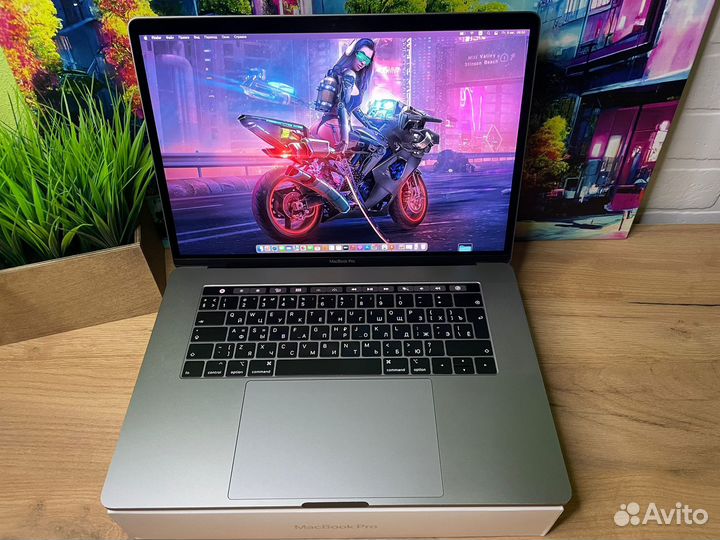 Macbook Pro 15 2019 i7 16gb Классный