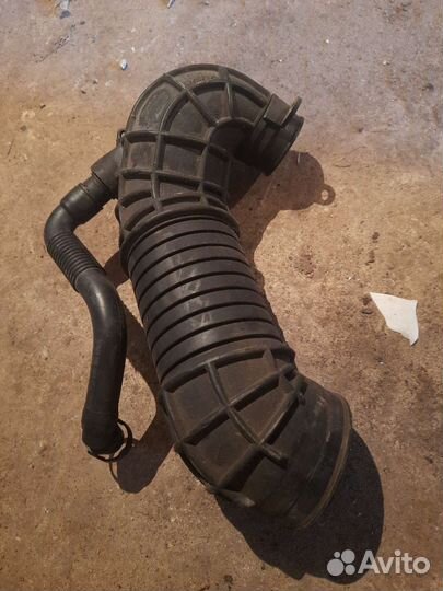 Патрубок корпуса воздушного фильтра Ауди A4, B7