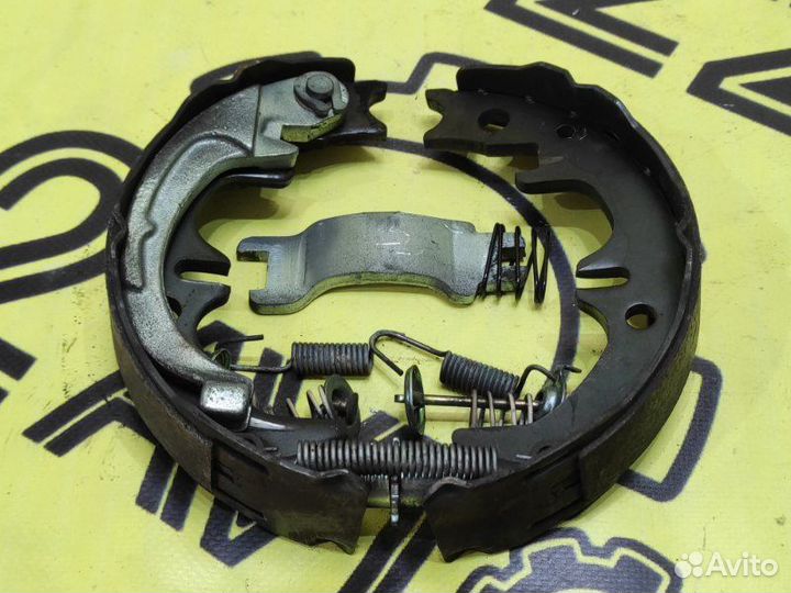 Механизм стояночного тормоза задний левый Toyota