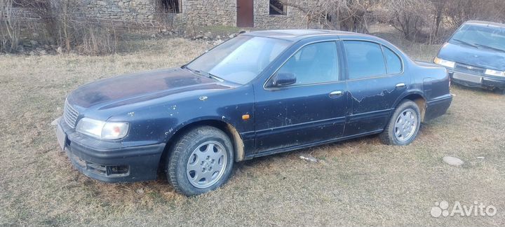 Nissan Maxima 2.0 МТ, 1998, битый, 70 000 км