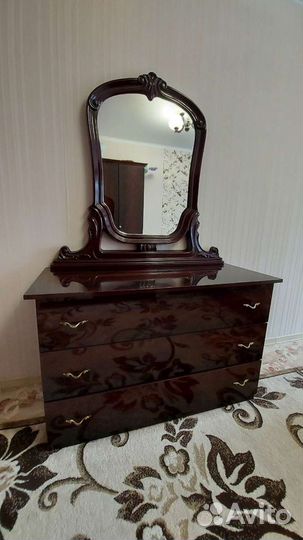 Спальный гарнитур