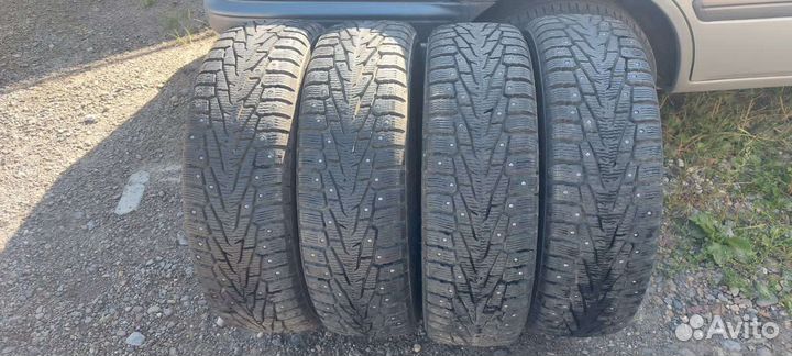 Комплект зимних шин 225/75/16