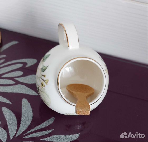 Соусник с деревянной ложкой