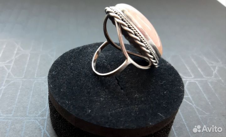 Серебряное кольцо с розовым кварцем