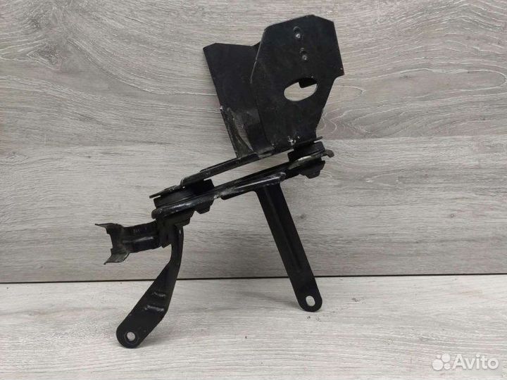 Кронштейн блока Mercedes M W164