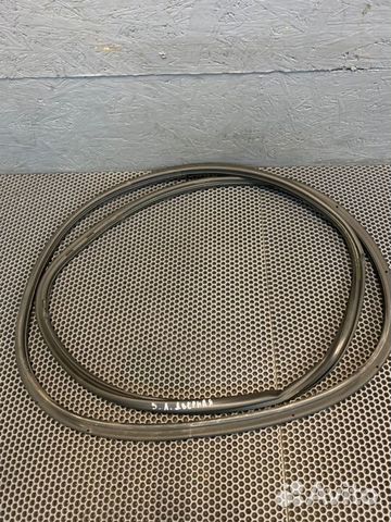 Уплотнительная резинка боковой двери задняя левая