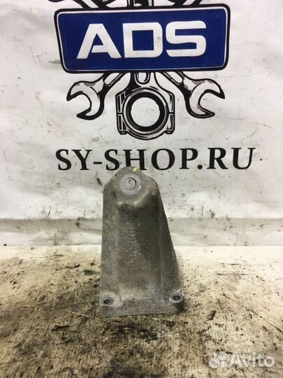 Кронштейн двигателя левый Ssangyong Kyron 1 D20DT