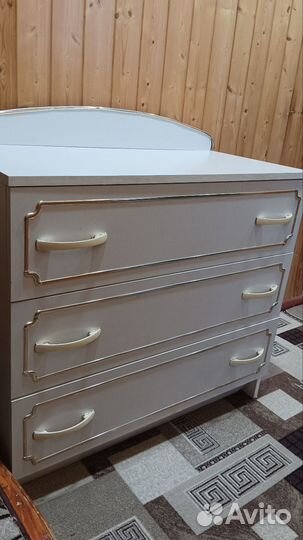 Туалетный столик и комод