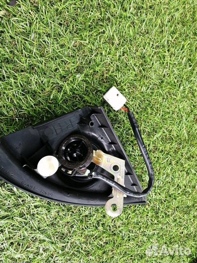 Динамик высокочастотный передний правый Toyota