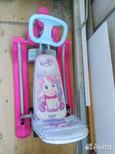 Детский снегокат с колёсиками и ручкой толкателем