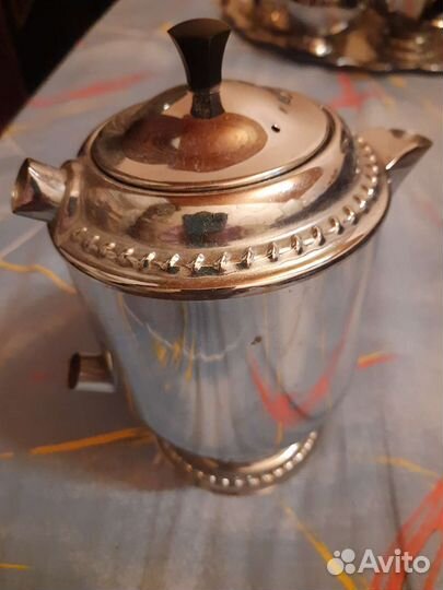 Сахарница,чайник и чайник без ручки