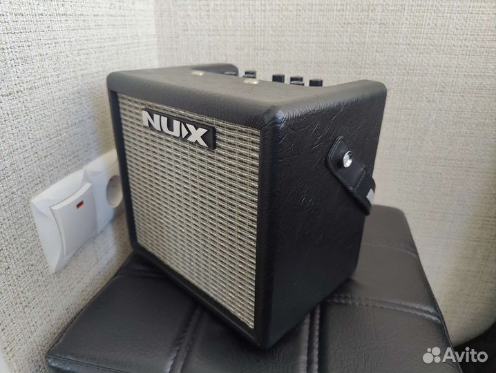 Гитарный комбоусилитель