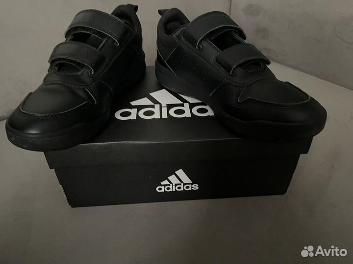 Кроссовки adidas