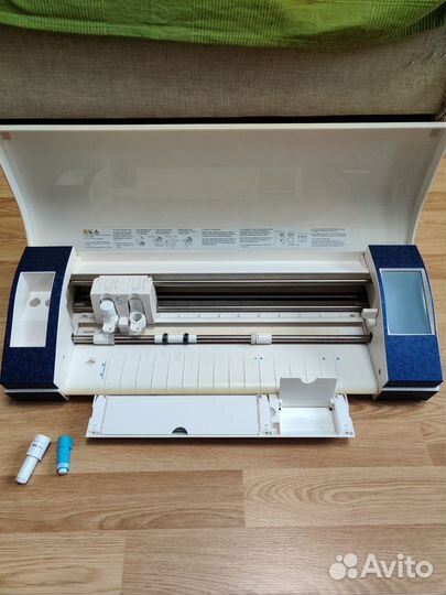 Режущий плоттер silhouette cameo 3