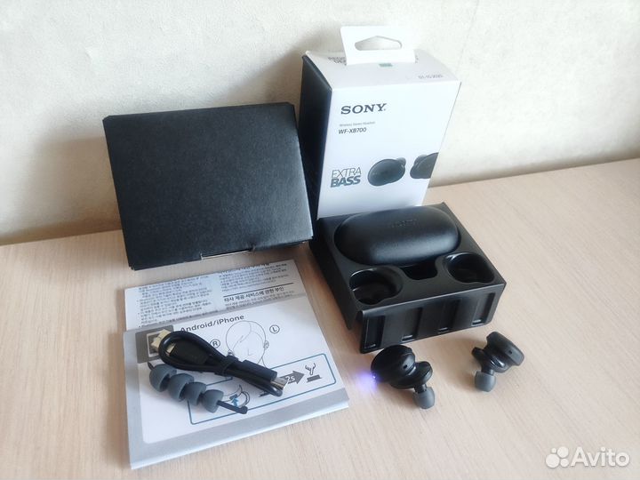 Беспроводные наушники Sony WF-XB700