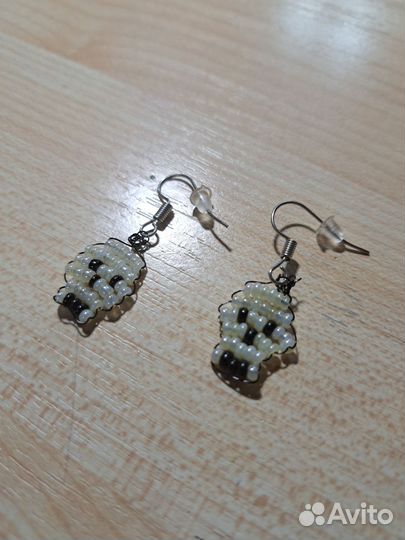 Серьги с черепом