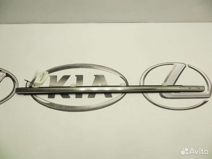 Молдинг стекла задний левый Honda Accord 8