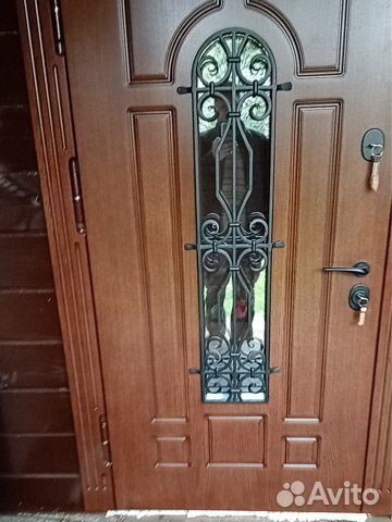 Дверь со Стеклом и Ковкой Озёры