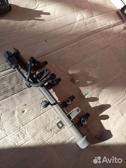 Hyundai accent рампа топливная рейка форсунки