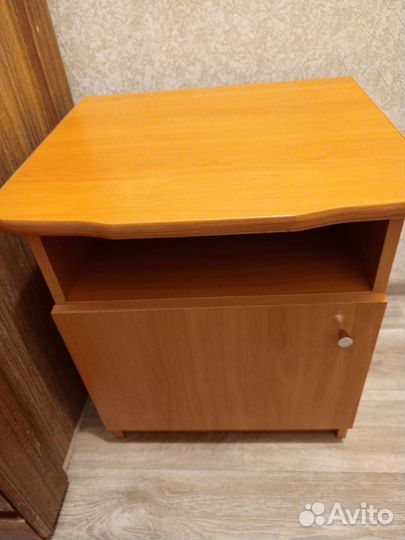 Тумба прикроватная