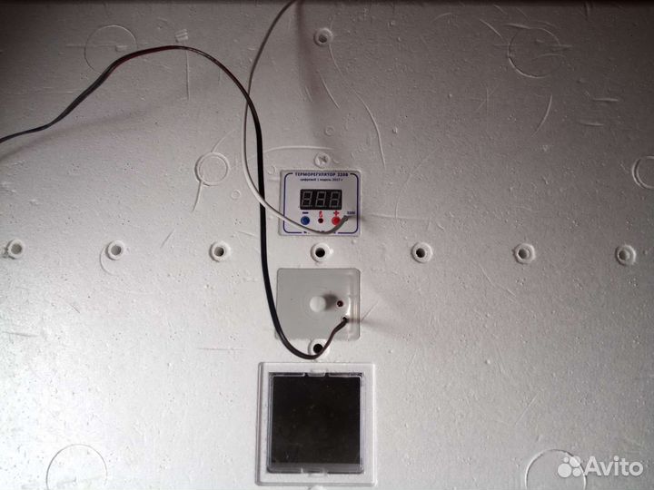 Продам отличный инкубатор 