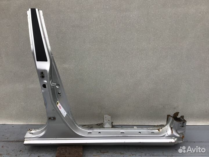 Порог со стойкой правый Toyota Corolla E12 2001-20