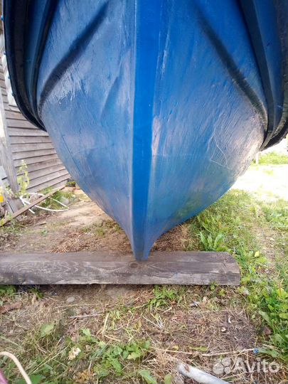 Стеклопластиковая лодка