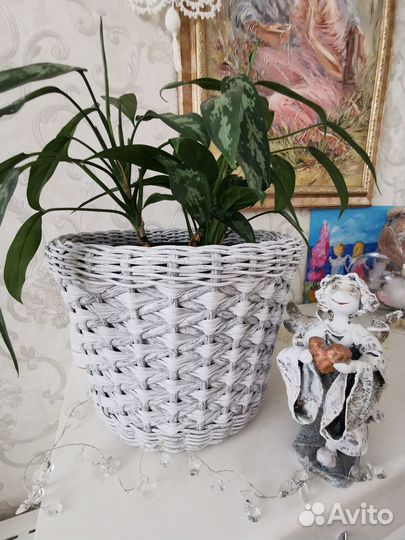 Кашпо для цветов из ротанга
