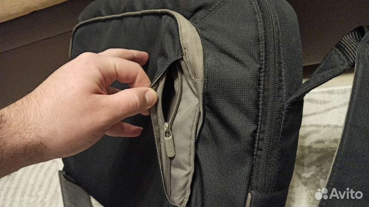 Сумка для ноутбука 17.3 Belkin