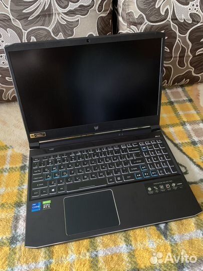 Acer Predator Helios 300 (PH315-54-70Z8)