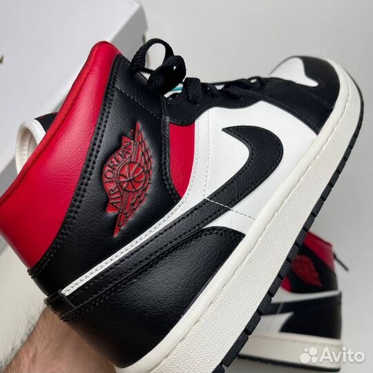 Кроссовки Air Jordan 1 Mid Gym Red Panda / EU 44.5