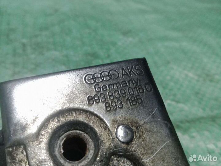 Замок двери задний левый Audi 80 B3