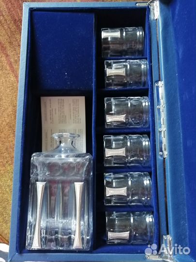 Графин и стаканы