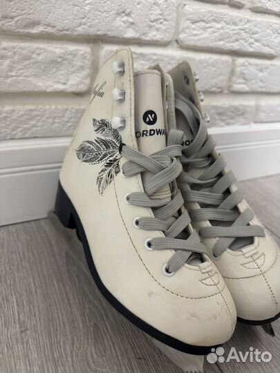 Коньки фигурные 33 размер