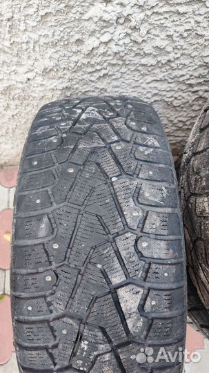 Pirelli Ice Zero 215/50 R17