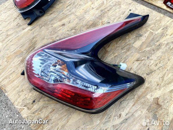 Правый фонарь Nissan Juke Ниссан Жук 2014-2019