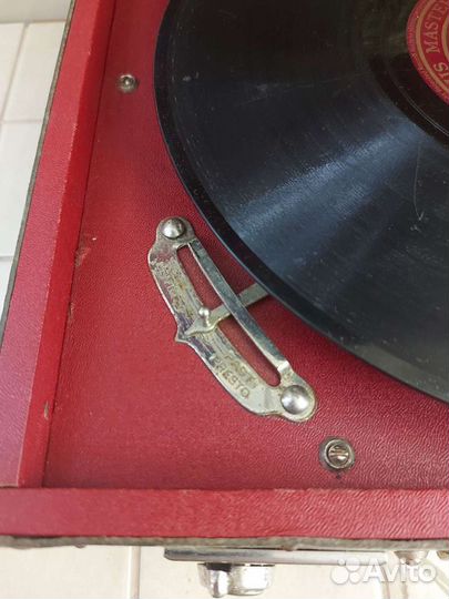 Патефон трофейный Thorens в чемодане