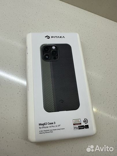 Чехол Pitaka на iPhone 14 Pro