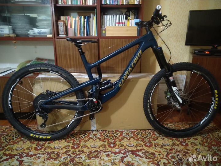 Santacruz Nomad v4 carbon L