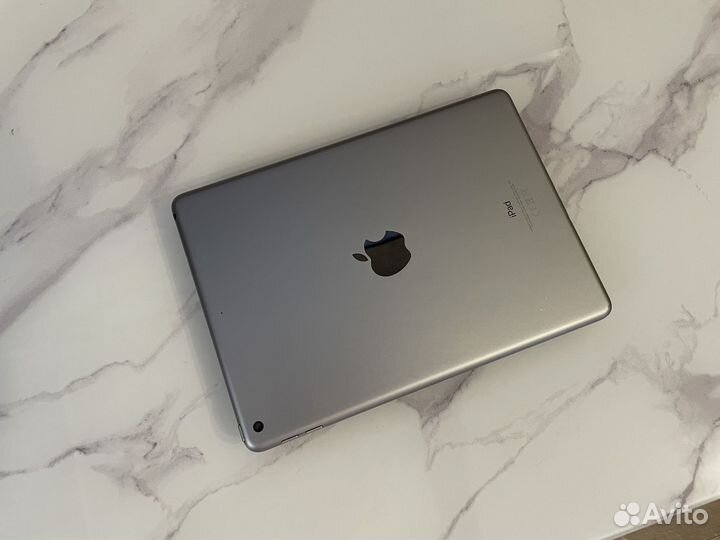 iPad 6 поколения (2018 ) - 128 гб