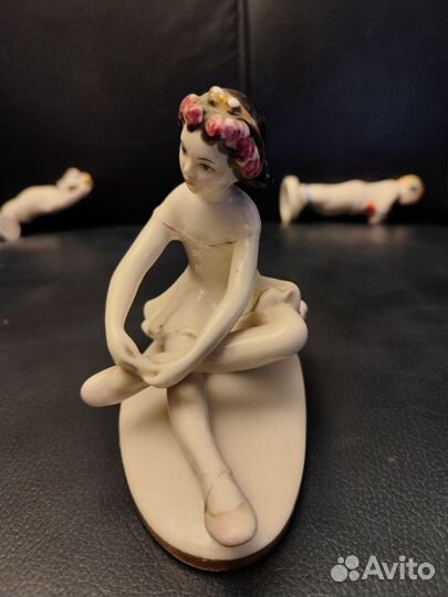 Фарфоровая статуэтка-Юная балерина