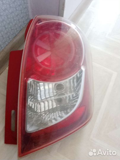 Стоп сигнал на Ractis