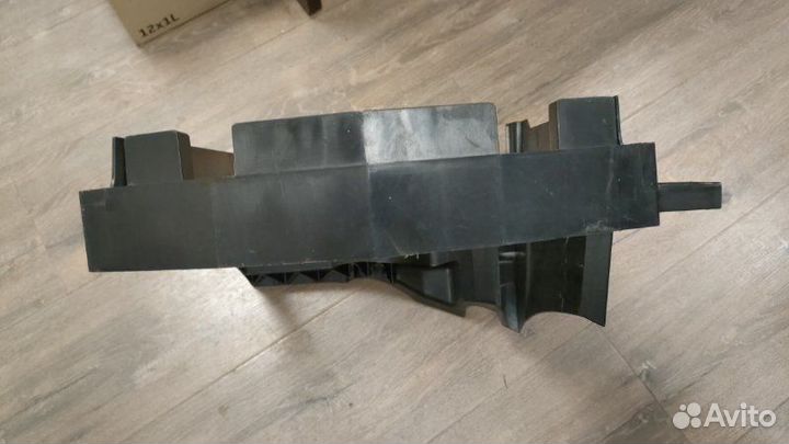 Кронштейн интеркулера правый Land Rover Range